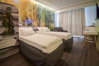 Отель Place to Sleep Hotel Liminka Liminka Двухместный номер с двуспальной кроватью и дополнительной кроватью-13