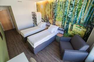 Отель Place to Sleep Hotel Liminka Liminka Двухместный номер с двуспальной кроватью и дополнительной кроватью-14